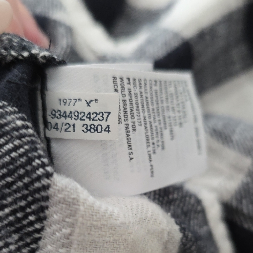 AE Cozy Cabin Cropped Hoodie Flannel Shirt Black White Plaid Distressed S Grunge - Picture 12 of 13